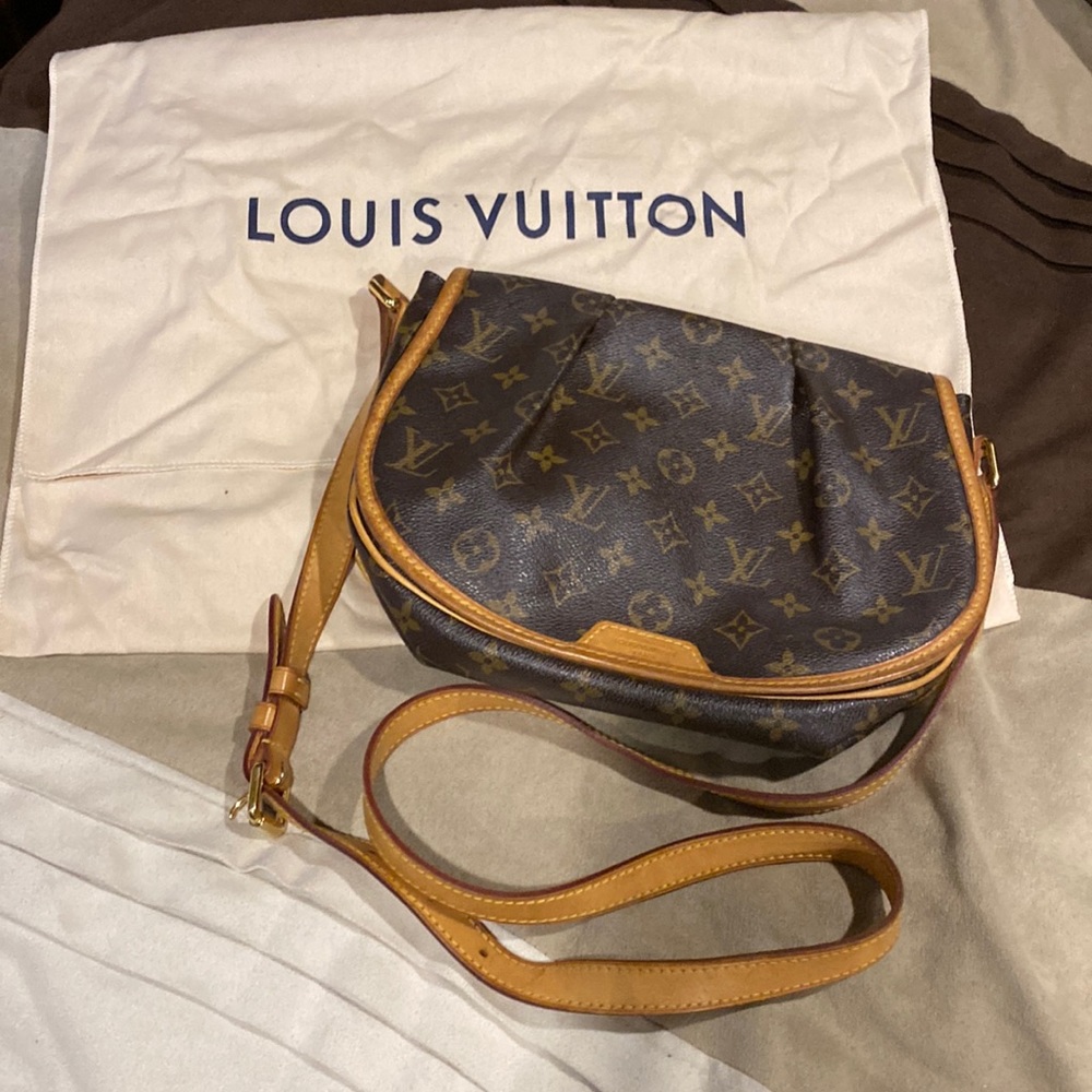 Authentic Louis Vuitton crossbody